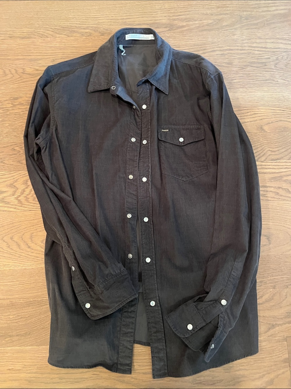 Criquet Men's Long-Sleeve Button-Down Shirt in Dark Brown